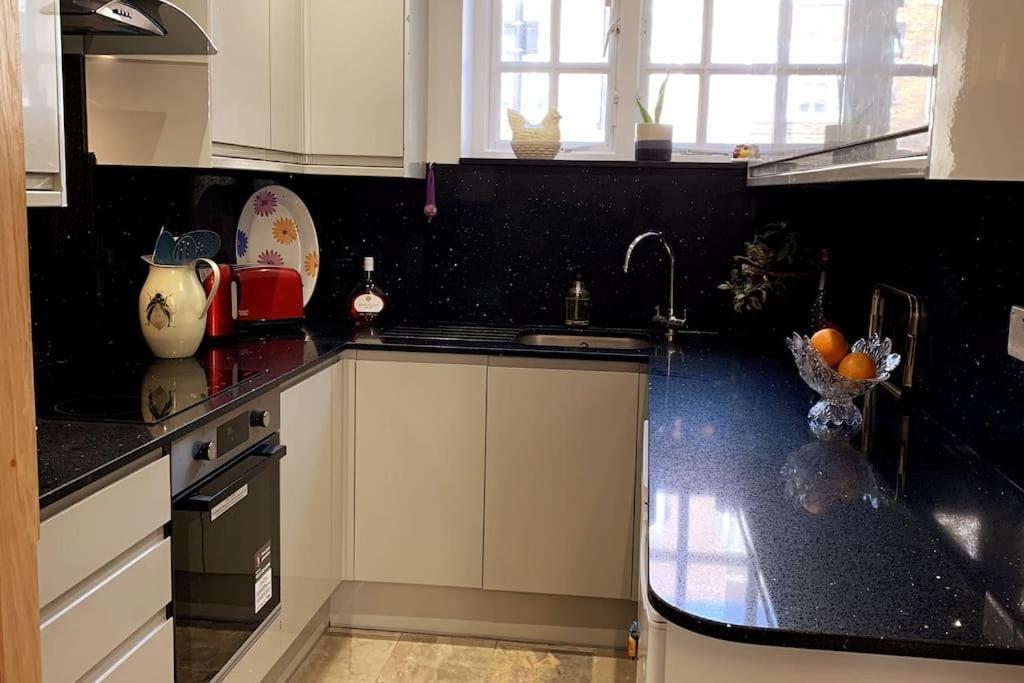Stylish And Cosy 3 Bedroom Appartment ลอนดอน ภายนอก รูปภาพ