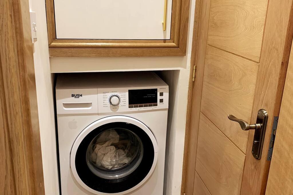 Stylish And Cosy 3 Bedroom Appartment ลอนดอน ภายนอก รูปภาพ